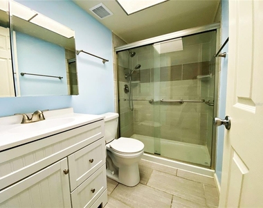 2003 Greenbriar Boulevard - Photo Thumbnail 6