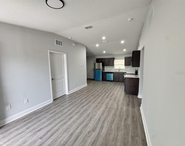 399 Quentin Avenue Nw - Photo Thumbnail 1