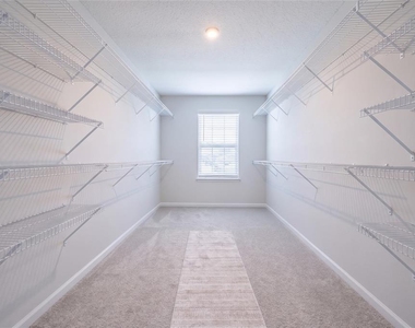 480 Crossings Avenue - Photo Thumbnail 16