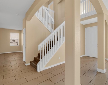 2827 Sand Arbor Circle - Photo Thumbnail 7