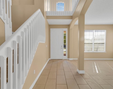 2827 Sand Arbor Circle - Photo Thumbnail 6