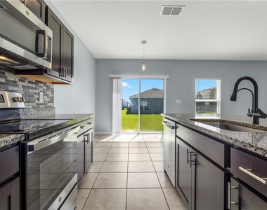 1582 Finnigan Circle - Photo Thumbnail 11