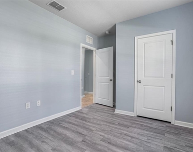 1582 Finnigan Circle - Photo Thumbnail 20
