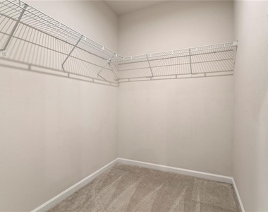 1582 Finnigan Circle - Photo Thumbnail 17