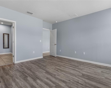 1582 Finnigan Circle - Photo Thumbnail 16