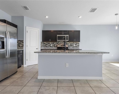 1582 Finnigan Circle - Photo Thumbnail 9