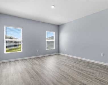 1582 Finnigan Circle - Photo Thumbnail 15