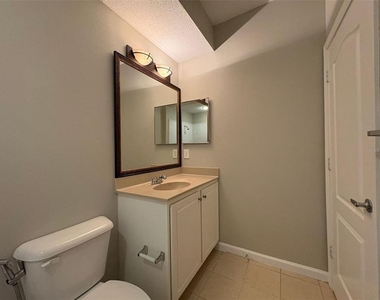 12021 Villanova Drive - Photo Thumbnail 16