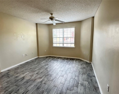 3502 Windy Walk Way - Photo Thumbnail 7