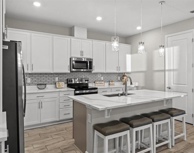 1804 Vista View Drive - Photo Thumbnail 14