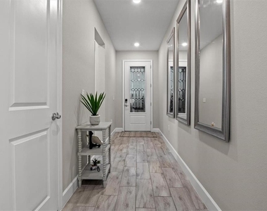 1804 Vista View Drive - Photo Thumbnail 9