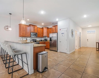 1433 Thunderbird Road - Photo Thumbnail 22