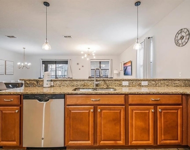 1433 Thunderbird Road - Photo Thumbnail 21