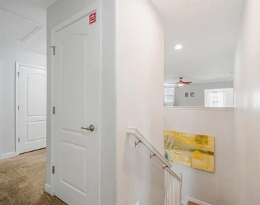 1433 Thunderbird Road - Photo Thumbnail 32