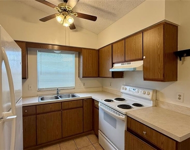 124 E 17th Street - Photo Thumbnail 1