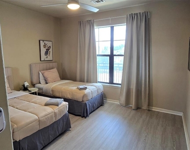 912 Charo Parkway - Photo Thumbnail 20