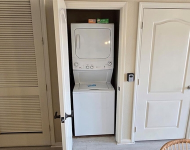 912 Charo Parkway - Photo Thumbnail 23