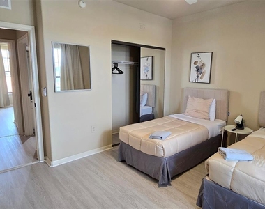 912 Charo Parkway - Photo Thumbnail 21