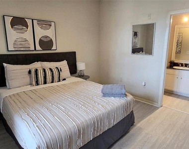 912 Charo Parkway - Photo Thumbnail 13