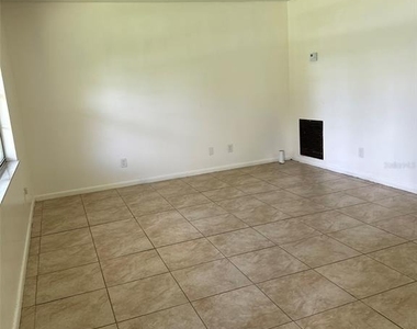 2321 Ne 39th Street - Photo Thumbnail 1