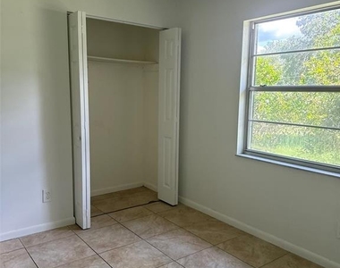 2321 Ne 39th Street - Photo Thumbnail 9