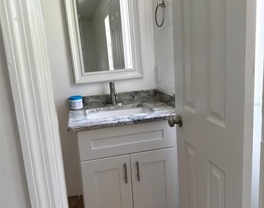 2321 Ne 39th Street - Photo Thumbnail 14