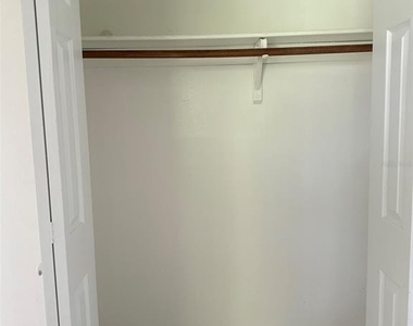 2321 Ne 39th Street - Photo Thumbnail 8