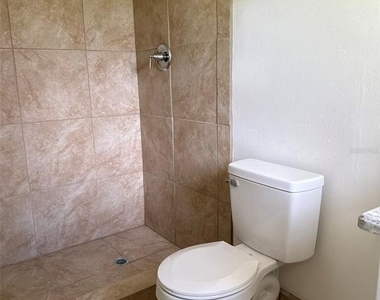 2321 Ne 39th Street - Photo Thumbnail 13