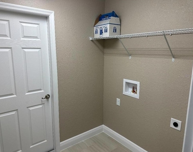 14851 Sw 48th Avenue - Photo Thumbnail 7