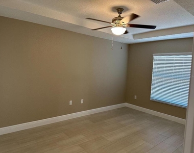 14851 Sw 48th Avenue - Photo Thumbnail 9