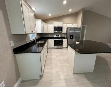 14851 Sw 48th Avenue - Photo Thumbnail 5
