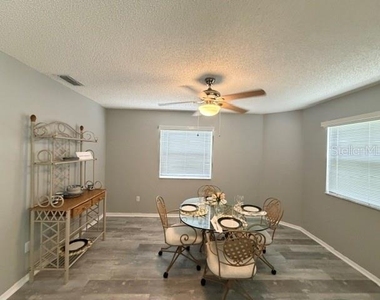 335 San Marino Drive - Photo Thumbnail 8