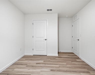 3059 Ne 20th Terrace - Photo Thumbnail 17