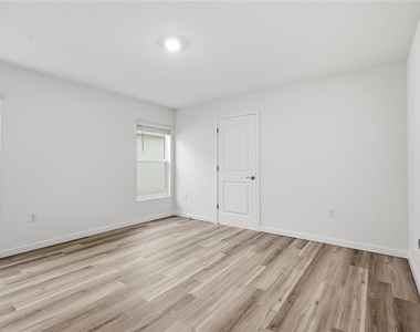 3059 Ne 20th Terrace - Photo Thumbnail 11