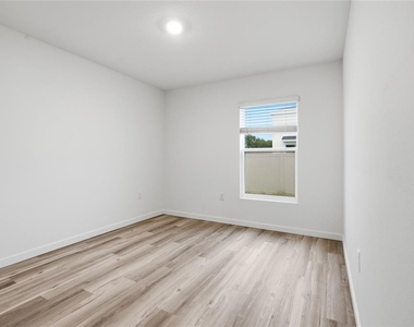 3059 Ne 20th Terrace - Photo Thumbnail 21