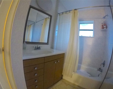 18620 Wayne Road - Photo Thumbnail 7