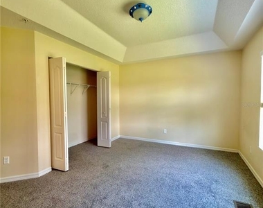 2305 Betsy Ross Lane - Photo Thumbnail 3