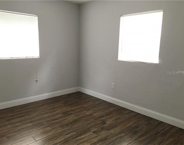 508 Varsity Street - Photo Thumbnail 4