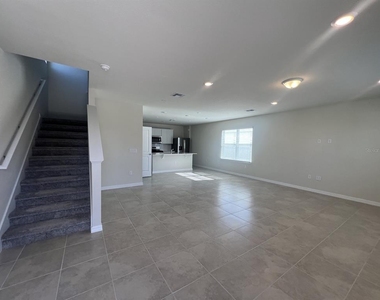 3355 Vine Leaf Street - Photo Thumbnail 8