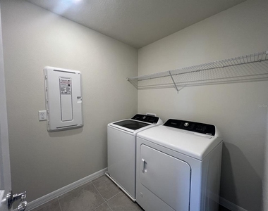3355 Vine Leaf Street - Photo Thumbnail 23