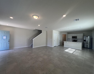 3355 Vine Leaf Street - Photo Thumbnail 6