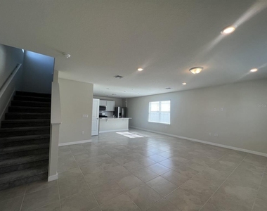 3355 Vine Leaf Street - Photo Thumbnail 9