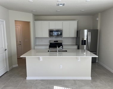 3355 Vine Leaf Street - Photo Thumbnail 4