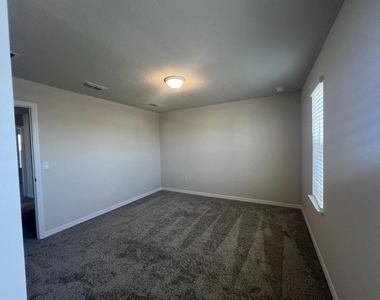 3355 Vine Leaf Street - Photo Thumbnail 24