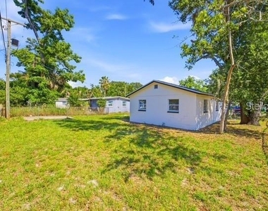 1105 Lincoln Terrace - Photo Thumbnail 20