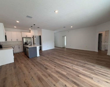 9905 N Odessa Way - Photo Thumbnail 13