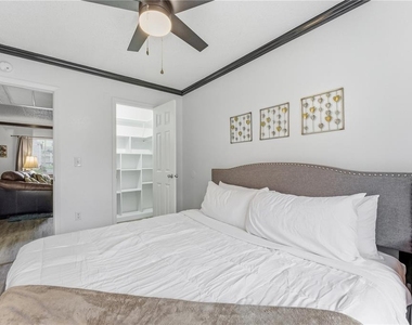 139 Oyster Bay Circle - Photo Thumbnail 15