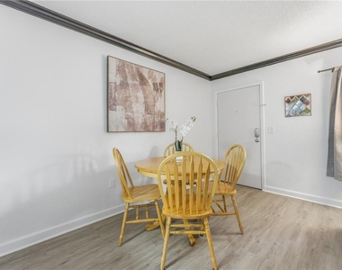139 Oyster Bay Circle - Photo Thumbnail 9