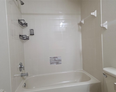 16661 Cedar Crest Drive - Photo Thumbnail 32