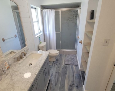 215 Meadowcross Drive - Photo Thumbnail 17
